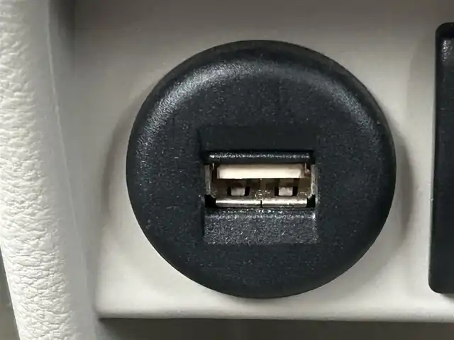 スズキ ラパン X 岡山県 2015(平27)年 8.2万km フォーンベージュメタリック/ホワイト2トーンルーフ 登録時走行距離81211km/純正ナビ/フルセグTV(AM/FM/CD/DVD/Bluetooth)/全方位カメラ/前後ドライブレコーダー/ビルトインETC/レーダーブレーキサポート/横滑り防止装置/アイドリングストップ/D席シートヒーター/USB入力端子/純正フロアマット/14インチ純正AW/電動格納ミラー/プッシュスタート/スマートキー×2