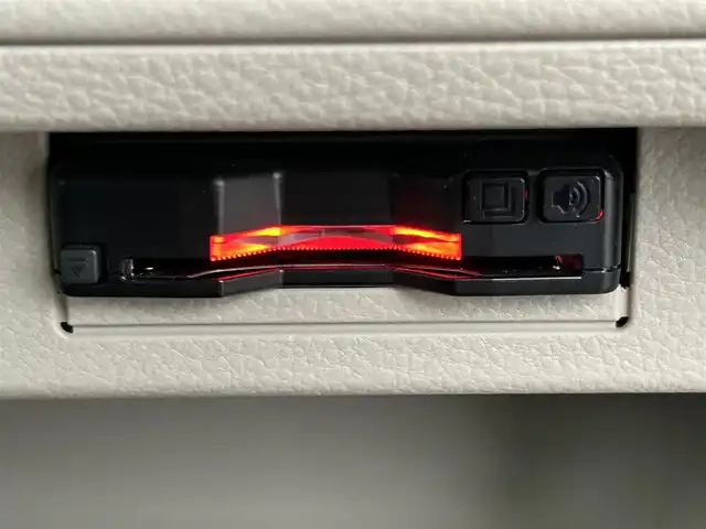 スズキ ラパン X 岡山県 2015(平27)年 8.2万km フォーンベージュメタリック/ホワイト2トーンルーフ 登録時走行距離81211km/純正ナビ/フルセグTV(AM/FM/CD/DVD/Bluetooth)/全方位カメラ/前後ドライブレコーダー/ビルトインETC/レーダーブレーキサポート/横滑り防止装置/アイドリングストップ/D席シートヒーター/USB入力端子/純正フロアマット/14インチ純正AW/電動格納ミラー/プッシュスタート/スマートキー×2