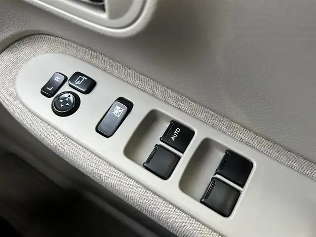 スズキ ラパン X 岡山県 2015(平27)年 8.2万km フォーンベージュメタリック/ホワイト2トーンルーフ 登録時走行距離81211km/純正ナビ/フルセグTV(AM/FM/CD/DVD/Bluetooth)/全方位カメラ/前後ドライブレコーダー/ビルトインETC/レーダーブレーキサポート/横滑り防止装置/アイドリングストップ/D席シートヒーター/USB入力端子/純正フロアマット/14インチ純正AW/電動格納ミラー/プッシュスタート/スマートキー×2