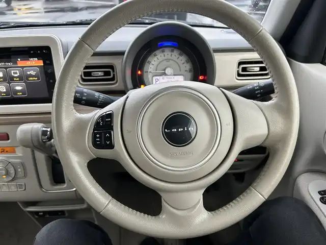 スズキ ラパン X 岡山県 2015(平27)年 8.2万km フォーンベージュメタリック/ホワイト2トーンルーフ 登録時走行距離81211km/純正ナビ/フルセグTV(AM/FM/CD/DVD/Bluetooth)/全方位カメラ/前後ドライブレコーダー/ビルトインETC/レーダーブレーキサポート/横滑り防止装置/アイドリングストップ/D席シートヒーター/USB入力端子/純正フロアマット/14インチ純正AW/電動格納ミラー/プッシュスタート/スマートキー×2