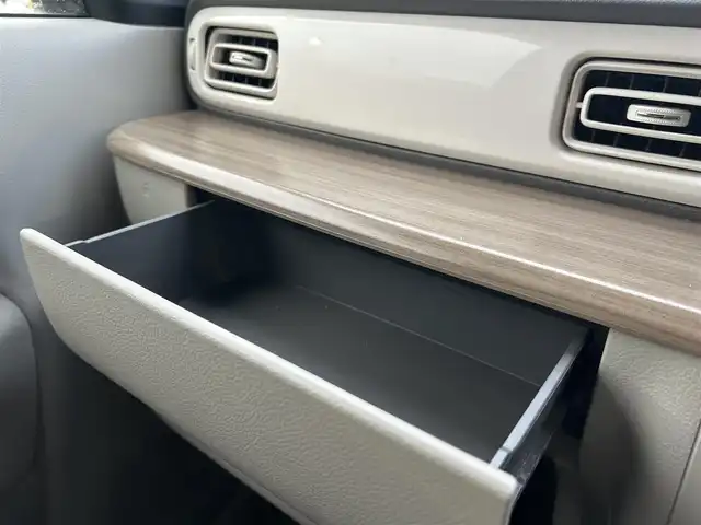 スズキ ラパン X 岡山県 2015(平27)年 8.2万km フォーンベージュメタリック/ホワイト2トーンルーフ 登録時走行距離81211km/純正ナビ/フルセグTV(AM/FM/CD/DVD/Bluetooth)/全方位カメラ/前後ドライブレコーダー/ビルトインETC/レーダーブレーキサポート/横滑り防止装置/アイドリングストップ/D席シートヒーター/USB入力端子/純正フロアマット/14インチ純正AW/電動格納ミラー/プッシュスタート/スマートキー×2