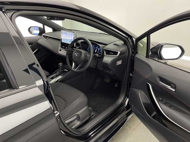 トヨタ カローラ スポーツ ハイブリッドG Z 宮崎県 2025(令7)年 0.7万km プレシャスブラックパール ワンオーナー/Toyota Safety Sense/〇プリクラッシュセーフティ/〇レーンディパーチャーアラート/〇ブラインドスポットモニター/〇リアクロストラフィックアラート/〇パーキングサポートブレーキ/〇ロードサインアシスト/〇安心降車アシスト/〇プロアクティブドライビングアシスト/〇レーダークルーズコントロール/〇オートマチックハイビーム/〇クリアランスソナー/〇発進遅れ告知/純正10.5インチナビ/フルセグTV/バックカメラ/シートヒーター/LEDヘッドライト/ビルトインETC2.0/純正18インチAW/スマートキー×2/保証書/取扱説明書