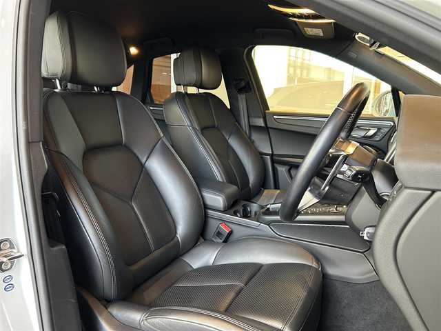 ポルシェ マカン 宮城県 2017(平29)年 3.2万km 白 ワンオーナー/レーンキープアシスト/純正ナビゲーションシステム/社外地デジチューナー/バック・サイドカメラ/ブラックレザーシート/14WAYパワーシート（メモリ機能付き）/シートヒーター/キーレスキー/パワーバックドア/オートエアコン/純正18インチAW/センターカラークレスト/クルーズコントロール/アイドリングストップ/パドルシフト/ETC車載器/フロアマット