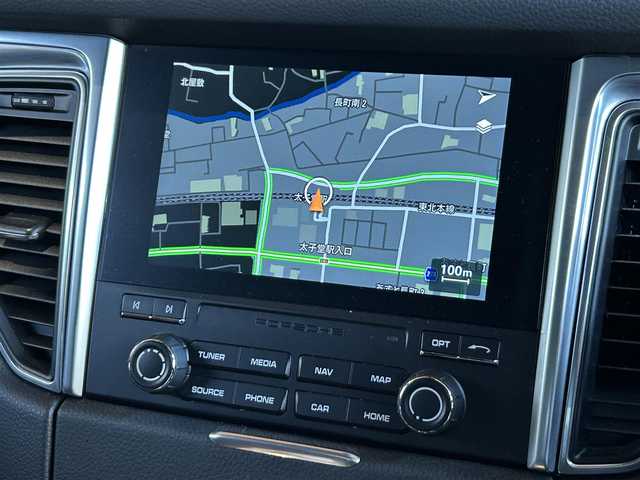 ポルシェ マカン 宮城県 2017(平29)年 3.2万km 白 ワンオーナー/レーンキープアシスト/純正ナビゲーションシステム/社外地デジチューナー/バック・サイドカメラ/ブラックレザーシート/14WAYパワーシート（メモリ機能付き）/シートヒーター/キーレスキー/パワーバックドア/オートエアコン/純正18インチAW/センターカラークレスト/クルーズコントロール/アイドリングストップ/パドルシフト/ETC車載器/フロアマット