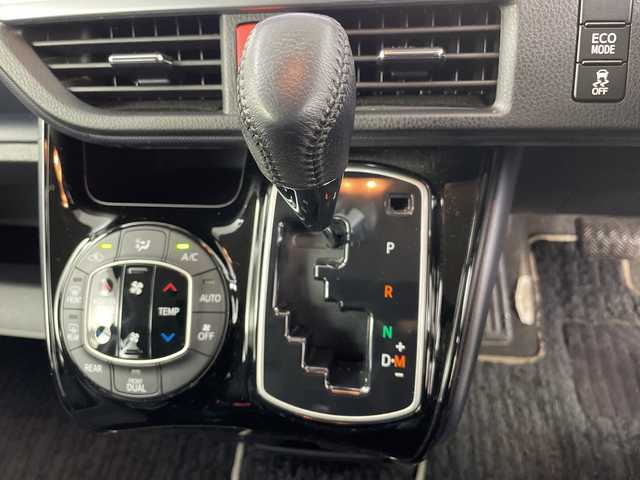 トヨタ ヴォクシー ZS 煌Ⅱ 道央・札幌 2016(平28)年 6.6万km ブラッキッシュアゲハガラスフレーク ・４ＷＤ/寒冷地仕様　/・トヨタセーフティーセンス　/・プリクラッシュセーフティ/・ＡＬＰＩＮＥ１１インチナビ/・DVD.CD.SD.BT.フルセグ　/・バックカメラ　/・フリップダウンモニター　/・LEDオートライト/オートハイビーム/・両側パワースライドドア　/・ビルトインＥＴＣ　/・スマートキー/プッシュスタート/・社外ＡＷ冬タイヤ積込