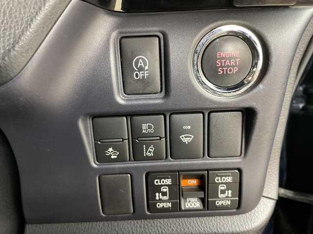 トヨタ ヴォクシー ZS 煌Ⅱ 道央・札幌 2016(平28)年 6.6万km ブラッキッシュアゲハガラスフレーク ・４ＷＤ/寒冷地仕様　/・トヨタセーフティーセンス　/・プリクラッシュセーフティ/・ＡＬＰＩＮＥ１１インチナビ/・DVD.CD.SD.BT.フルセグ　/・バックカメラ　/・フリップダウンモニター　/・LEDオートライト/オートハイビーム/・両側パワースライドドア　/・ビルトインＥＴＣ　/・スマートキー/プッシュスタート/・社外ＡＷ冬タイヤ積込