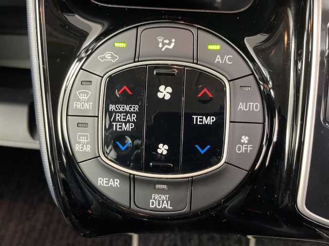 トヨタ ヴォクシー ZS 煌Ⅱ 道央・札幌 2016(平28)年 6.6万km ブラッキッシュアゲハガラスフレーク ・４ＷＤ/寒冷地仕様　/・トヨタセーフティーセンス　/・プリクラッシュセーフティ/・ＡＬＰＩＮＥ１１インチナビ/・DVD.CD.SD.BT.フルセグ　/・バックカメラ　/・フリップダウンモニター　/・LEDオートライト/オートハイビーム/・両側パワースライドドア　/・ビルトインＥＴＣ　/・スマートキー/プッシュスタート/・社外ＡＷ冬タイヤ積込