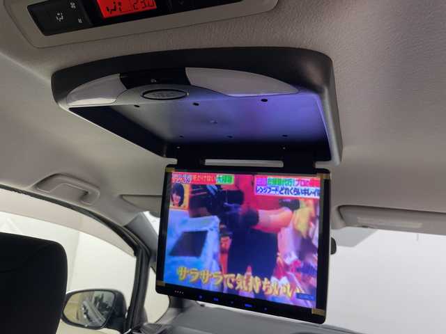 トヨタ ヴォクシー ZS 煌Ⅱ 道央・札幌 2016(平28)年 6.6万km ブラッキッシュアゲハガラスフレーク ・４ＷＤ/寒冷地仕様　/・トヨタセーフティーセンス　/・プリクラッシュセーフティ/・ＡＬＰＩＮＥ１１インチナビ/・DVD.CD.SD.BT.フルセグ　/・バックカメラ　/・フリップダウンモニター　/・LEDオートライト/オートハイビーム/・両側パワースライドドア　/・ビルトインＥＴＣ　/・スマートキー/プッシュスタート/・社外ＡＷ冬タイヤ積込