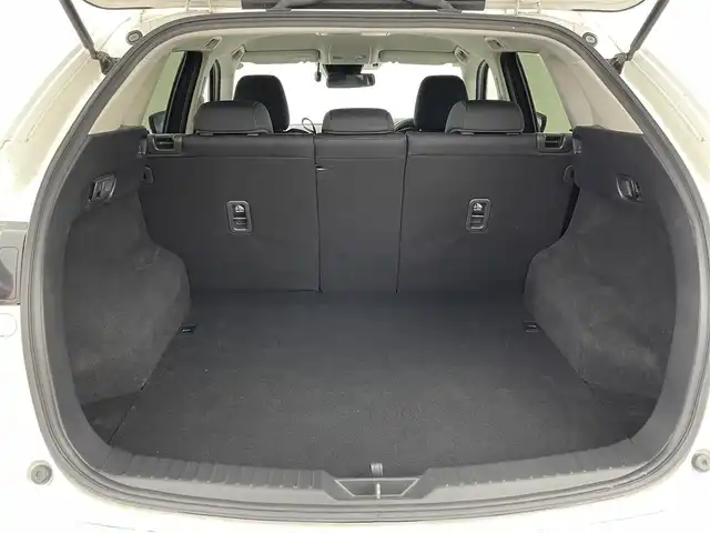 マツダ ＣＸ－５ XD スマートエディション 福岡県 2020(令2)年 1.8万km スノーフレイクホワイトパールマイカ 後席モニター　/純正ナビ（ＢＴ，フルセグＴＶ）　/全方位カメラ　/ＥＴＣ　/前後ドラレコ　/ＡＣＣ　/コーナーセンサー　/スマート・シティ・ブレーキ・サポート　/レーンキープ　/ＢＳＭ　/純正１７インチＡＷ　/ＬＥＤライト