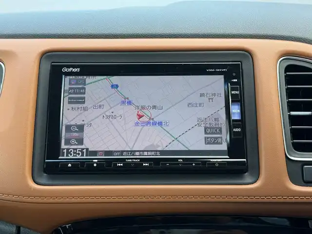 ホンダ ヴェゼル ハイブリッド Z ホンダセンシング 滋賀県 2018(平30)年 5.2万km プレミアムクリスタルレッドM ワンオーナー/純正フルセグナビ/　フルセグ Bluetooth CD DVD FM AM SD/バックカメラ/純正ドライブレコーダー/Honda SENSING/衝突軽減ブレーキ〈CMBS〉/誤発進抑制機能/歩行者事故低減ステアリング/路外逸脱抑制機能/ACC〈アダプティブ・クルーズ・コントロール〉/LKAS〈車線維持支援システム〉/先行車発進お知らせ機能/標識認識機能/コンフォートビューパッケージ/親水/ヒーテッドドアミラー/フロントドア撥水ガラス/熱線入りフロントウインドウ/純正LEDヘッドライト/純正LEDフォグランプ/純正17インチアルミ/運転席＆助手席シートヒーター/ルーフレール/コンビシート/スマートキー×2/プッシュスタート/