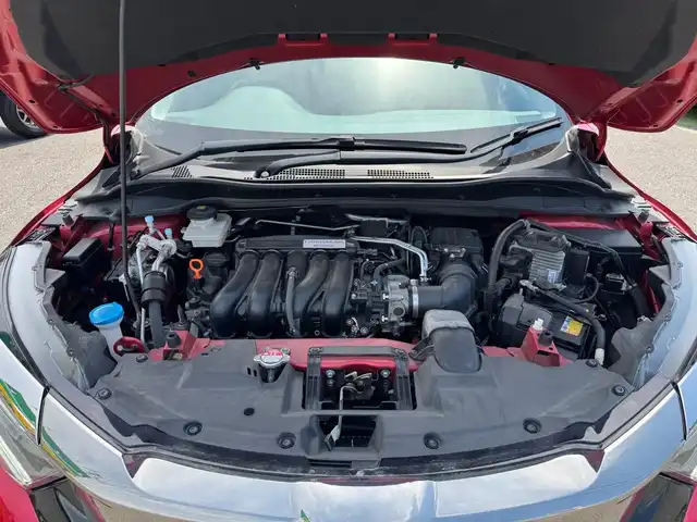 ホンダ ヴェゼル ハイブリッド Z ホンダセンシング 滋賀県 2018(平30)年 5.2万km プレミアムクリスタルレッドM ワンオーナー/純正フルセグナビ/　フルセグ Bluetooth CD DVD FM AM SD/バックカメラ/純正ドライブレコーダー/Honda SENSING/衝突軽減ブレーキ〈CMBS〉/誤発進抑制機能/歩行者事故低減ステアリング/路外逸脱抑制機能/ACC〈アダプティブ・クルーズ・コントロール〉/LKAS〈車線維持支援システム〉/先行車発進お知らせ機能/標識認識機能/コンフォートビューパッケージ/親水/ヒーテッドドアミラー/フロントドア撥水ガラス/熱線入りフロントウインドウ/純正LEDヘッドライト/純正LEDフォグランプ/純正17インチアルミ/運転席＆助手席シートヒーター/ルーフレール/コンビシート/スマートキー×2/プッシュスタート/