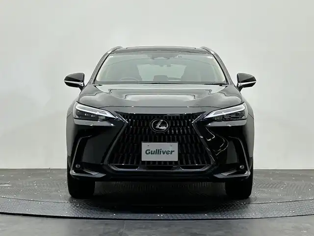 レクサス ＮＸ 350h バージョンL 愛媛県 2022(令4)年 5.7万km グラファイトブラックガラスフレーク ワンオーナー/純正メモリナビ/(AM/FM/Bluetooth/フルセグテレビ)/全方位/バックカメラ/レーダークルーズコントロール/サンルーフ/パワーバックドア/全席シートヒーター/ステアリングヒーター/マークレビンソンサウンド/ヘッドアップディスプレイ/全周囲ドライブレコーダー/デジタルインナーミラー/ワイヤレス充電/パドルシフト/ビルトインETC2.0/EVモード/ウィンカーミラー/プッシュスタート