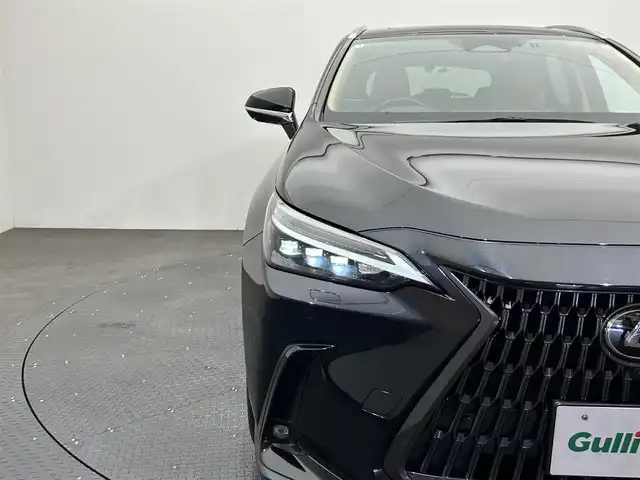 レクサス ＮＸ 350h バージョンL 愛媛県 2022(令4)年 5.7万km グラファイトブラックガラスフレーク ワンオーナー/純正メモリナビ/(AM/FM/Bluetooth/フルセグテレビ)/全方位/バックカメラ/レーダークルーズコントロール/サンルーフ/パワーバックドア/全席シートヒーター/ステアリングヒーター/マークレビンソンサウンド/ヘッドアップディスプレイ/全周囲ドライブレコーダー/デジタルインナーミラー/ワイヤレス充電/パドルシフト/ビルトインETC2.0/EVモード/ウィンカーミラー/プッシュスタート