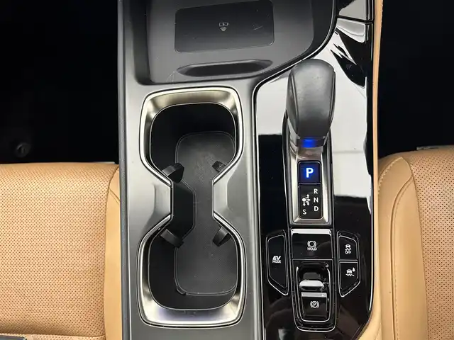 レクサス ＮＸ 350h バージョンL 愛媛県 2022(令4)年 5.7万km グラファイトブラックガラスフレーク ワンオーナー/純正メモリナビ/(AM/FM/Bluetooth/フルセグテレビ)/全方位/バックカメラ/レーダークルーズコントロール/サンルーフ/パワーバックドア/全席シートヒーター/ステアリングヒーター/マークレビンソンサウンド/ヘッドアップディスプレイ/全周囲ドライブレコーダー/デジタルインナーミラー/ワイヤレス充電/パドルシフト/ビルトインETC2.0/EVモード/ウィンカーミラー/プッシュスタート