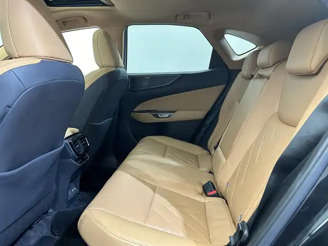 レクサス ＮＸ 350h バージョンL 愛媛県 2022(令4)年 5.7万km グラファイトブラックガラスフレーク ワンオーナー/純正メモリナビ/(AM/FM/Bluetooth/フルセグテレビ)/全方位/バックカメラ/レーダークルーズコントロール/サンルーフ/パワーバックドア/全席シートヒーター/ステアリングヒーター/マークレビンソンサウンド/ヘッドアップディスプレイ/全周囲ドライブレコーダー/デジタルインナーミラー/ワイヤレス充電/パドルシフト/ビルトインETC2.0/EVモード/ウィンカーミラー/プッシュスタート