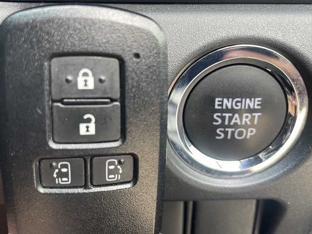トヨタ ヴォクシー ZS 煌Ⅱ 秋田県 2020(令2)年 2.5万km ブラック ４WD/純正SDナビ/純正ビルトインETC/両側パワースライドドア/車線逸脱警報/前後コーナーセンサー/純正AW/純正エンジンスターター
