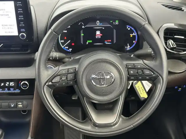 トヨタ ヤリスクロス ハイブリッド Z 愛知県 2020(令2)年 4.2万km ブラックマイカ 8インチディスプレイオーディオ/（Bluetooth） /レーダークルーズコントロール　/パノラミックビューモニター　/衝突軽減システム　/コーナーセンサー　/レーンキープアシスト　/ハーフレザーシート　/運転席パワーシート　/前席シートヒーター　/ドライブレコーダー/ETC/純正AW