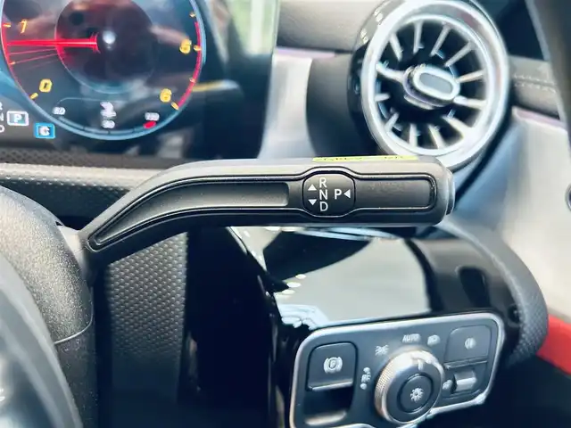 メルセデス・ベンツ ＣＬＡ２００ｄ AMGライン 大阪府 2021(令3)年 4万km ポーラホワイト レザーエクスクルーシブP/レーダーセーフティ/サンルーフ/HUD/赤黒革/メモリ付きパワーシート/シートヒーター/ACC/純正ナビ/TV/360度カメラ/applecarplay/純正18インチAW/LEDヘッドライト/アンビエントライト/ブラインドスポット/ETC/レーダー探知機