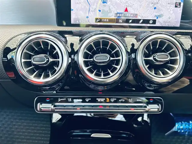 メルセデス・ベンツ ＣＬＡ２００ｄ AMGライン 大阪府 2021(令3)年 4万km ポーラホワイト レザーエクスクルーシブP/レーダーセーフティ/サンルーフ/HUD/赤黒革/メモリ付きパワーシート/シートヒーター/ACC/純正ナビ/TV/360度カメラ/applecarplay/純正18インチAW/LEDヘッドライト/アンビエントライト/ブラインドスポット/ETC/レーダー探知機