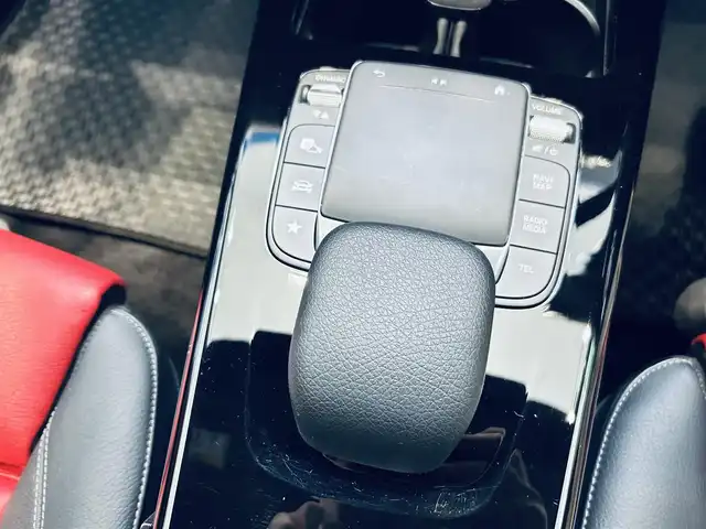 メルセデス・ベンツ ＣＬＡ２００ｄ AMGライン 大阪府 2021(令3)年 4万km ポーラホワイト レザーエクスクルーシブP/レーダーセーフティ/サンルーフ/HUD/赤黒革/メモリ付きパワーシート/シートヒーター/ACC/純正ナビ/TV/360度カメラ/applecarplay/純正18インチAW/LEDヘッドライト/アンビエントライト/ブラインドスポット/ETC/レーダー探知機