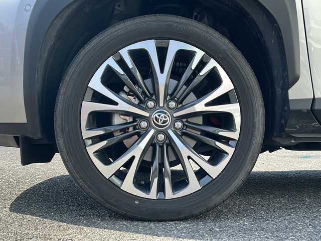 トヨタ ヤリスクロス ハイブリッド Z 愛知県 2021(令3)年 3.5万km ブラックマイカ/シルバーメタリック 2トーン /禁煙車//純正ナビ・フルセグTV//パノラミックビューモニター//セーフティセンス//ビルトインETC2.0//前後ドライブレコーダー//ブランドスポットモニター//パワーバックドア//ステアリングヒーター//ステアリングスイッチ//電動格納ミラーウインカー//クリアランスソナー//レーダークルーズコントロール//LEDオートライト//運転席パワーシート//前席シートヒーター//純正フロアマット//新車保証書/取扱説明書//スペアキー
