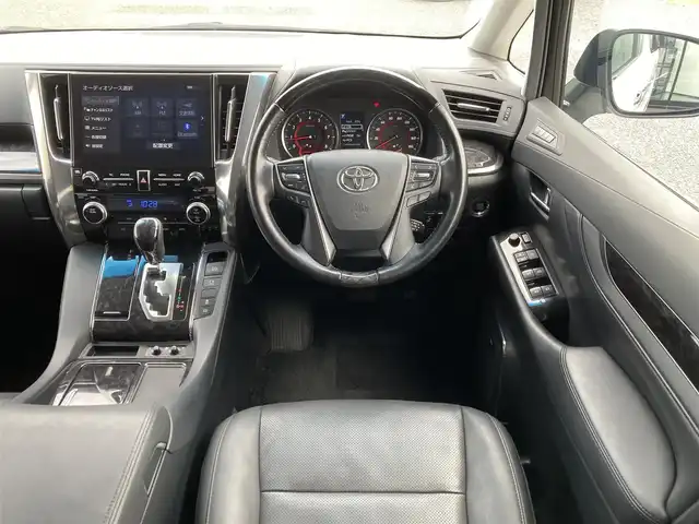 トヨタ アルファード S Cパッケージ 千葉県 2020(令2)年 2.8万km ホワイトパールクリスタルシャイン 純正メーカーOP JBLサウンドナビ/(フルセグTV/BT/CD/DVD/FM/AM)/全周囲カメラ/デジタルインナーミラー/モデリスタエアロ/パーキングアシスト/衝突被害軽減システム/車線逸脱警報/クルーズコントロール/フリップダウンモニター/レザーシート/両側パワースライドドア/横滑り防止装置/ビルトインETC2.0/前後ドライブレコーダー/LEDヘッドライト/フォグランプ/オートライト/ウィンカーミラー/電動格納ミラー/純正18インチAW/シートヒーター/エアシート/シートリフター/ステアリングヒーター/シーケンシャルターンランプ/ブラインドスポットモニター/電動リアゲート/メモリー機能付きパワーシート/プッシュスタート/スマートキー/フロアマット/ドアバイザー/スペアキー/取扱説明書/保証書