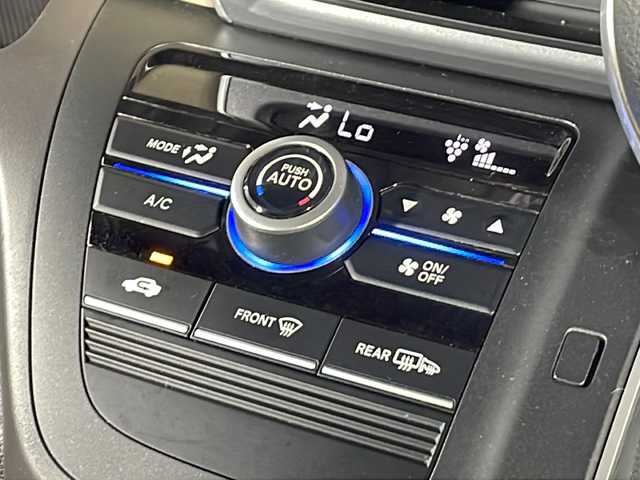 ホンダ フリード G ホンダセンシング 沖縄県 2019(平31)年 4.6万km フォレストグリーンパール 禁煙車/純正ナビ/（CD/DVD/フルセグTV/Bluetooth)/フリップダウンモニター/両側パワースライドドア/６人乗り/クルーズコントロール/ホンダセンシング/前後ドライブレコーダー/スマートキー/取扱説明書/保証書