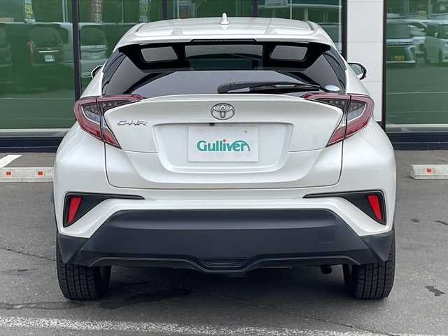 トヨタ Ｃ－ＨＲ S－T LEDパッケージ 道東・釧路十勝 2018(平30)年 5.4万km ホワイトパールクリスタルシャイン ・純正SDナビ/（AM・FM・CD・DVD・SD・ BT・フルセグ）/・バックカメラ/・オートライト/・オートマチックハイビーム/・プリクラッシュセーフティ/・純正ドライブレコーダー/・レーダークルーズコントロール/・スマートキー/・プッシュスタート/・社外フロアマット