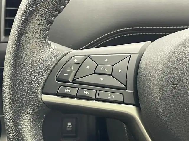 日産 セレナ ハイウェイスター Vセレクション 宮城県 2017(平29)年 4.6万km ダイヤモンドブラック 純正９型ナビ　/プロパイロット　/フリップダウンモニター　/両側オートスライドドア　/ハンズフリーオートスライドドア/アラウンドビューモニター　/エマージェンシーブレーキ　/車線逸脱警報/ふらつき警報/車線逸脱警報/標識認識機能　/前後ソナー /ＬＥＤヘッドライト　/フォグランプ　/レザーステアリング/リアサンシェード/純正16インチAW/パーキングアシスト/サイドバイザー/禁煙車