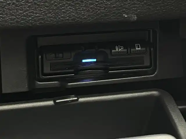 日産 セレナ ハイウェイスター Vセレクション 宮城県 2017(平29)年 4.6万km ダイヤモンドブラック 純正９型ナビ　/プロパイロット　/フリップダウンモニター　/両側オートスライドドア　/ハンズフリーオートスライドドア/アラウンドビューモニター　/エマージェンシーブレーキ　/車線逸脱警報/ふらつき警報/車線逸脱警報/標識認識機能　/前後ソナー /ＬＥＤヘッドライト　/フォグランプ　/レザーステアリング/リアサンシェード/純正16インチAW/パーキングアシスト/サイドバイザー/禁煙車