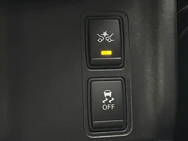 日産 セレナ ハイウェイスター Vセレクション 宮城県 2017(平29)年 4.6万km ダイヤモンドブラック 純正９型ナビ　/プロパイロット　/フリップダウンモニター　/両側オートスライドドア　/ハンズフリーオートスライドドア/アラウンドビューモニター　/エマージェンシーブレーキ　/車線逸脱警報/ふらつき警報/車線逸脱警報/標識認識機能　/前後ソナー /ＬＥＤヘッドライト　/フォグランプ　/レザーステアリング/リアサンシェード/純正16インチAW/パーキングアシスト/サイドバイザー/禁煙車