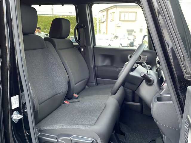 ホンダ Ｎ ＢＯＸ カスタム 青森県 2024(令6)年 1.1万km クリスタルブラックパール ・4WD/・社外SDナビ/（SD・FM・AM・AUX・BT・SMART USEN・DISC）/・バックカメラ/・ホンダセンシング/・レーダークルーズコントロール/・レーンキープアシスト/・コーナーセンサー/・片側パワースライドドア/・前席シートヒーター/・ミラーヒーター/・ETC/・電子制御パーキング/・ステアリングスイッチ/・LEDヘッドライト/・オートライト/・ヘッドライトレベライザー/・横滑り防止/・電格ウィンカーミラー/・スマートキー/・プッシュスタート