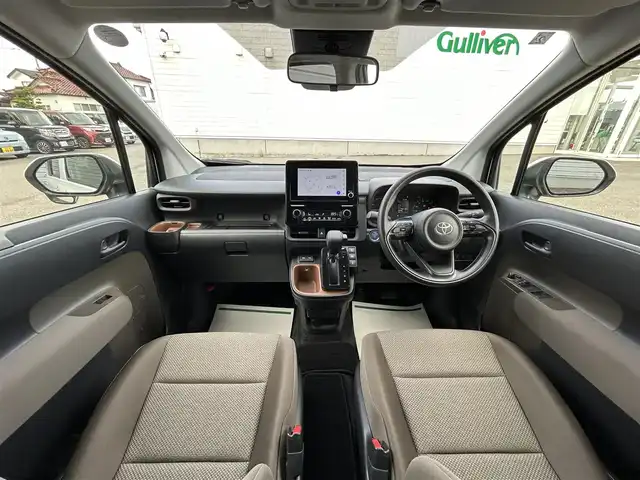 トヨタ シエンタ ハイブリッド G 山形県 2024(令6)年 0.8万km ホワイトパールクリスタルシャイン 純正ディスプレイオーディオ/・フルセグTV/AM/FM//Bluetooth/4WD/プリクラッシュセーフティ/レーンキープアシスト/横滑り防止装置/両側パワースライドドア/バックカメラ/レーダークルーズコントロール/ビルトインETC/USB/プッシュスタート/電動格納ミラー/社外フロアマット/純正ホイールキャップ/LEDヘッドライト/フォグランプ/オートライト/オートハイビーム/スマートキー