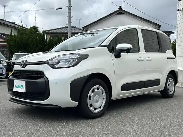 トヨタ シエンタ ハイブリッド G 山形県 2024(令6)年 0.8万km ホワイトパールクリスタルシャイン 純正ディスプレイオーディオ/・フルセグTV/AM/FM//Bluetooth/4WD/プリクラッシュセーフティ/レーンキープアシスト/横滑り防止装置/両側パワースライドドア/バックカメラ/レーダークルーズコントロール/ビルトインETC/USB/プッシュスタート/電動格納ミラー/社外フロアマット/純正ホイールキャップ/LEDヘッドライト/フォグランプ/オートライト/オートハイビーム/スマートキー