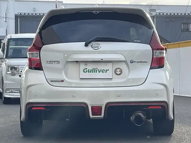 日産 ノート e－パワー ニスモ 宮城県 2017(平29)年 5.8万km パール NISMOスポーツリセッティング/柿本改マフラー/ダウンサス/carrozzeria製オーディオ/タワーバー/純正AW付スタッドレスタイヤ積み込み/純正ナビ　CD/DVD/Blu-ray/BT/フルセグTV/パノラミックビューモニター/レーンキープ/衝突被害軽減システム/コーナーセンサー/横すべり防止装置/プッシュスタート/純正フロアマット/純正マフラー・純正サスペンション・純正オーディオ 積み込み