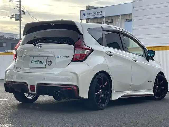 日産 ノート e－パワー ニスモ 宮城県 2017(平29)年 5.8万km パール NISMOスポーツリセッティング/柿本改マフラー/ダウンサス/carrozzeria製オーディオ/タワーバー/純正AW付スタッドレスタイヤ積み込み/純正ナビ　CD/DVD/Blu-ray/BT/フルセグTV/パノラミックビューモニター/レーンキープ/衝突被害軽減システム/コーナーセンサー/横すべり防止装置/プッシュスタート/純正フロアマット/純正マフラー・純正サスペンション・純正オーディオ 積み込み