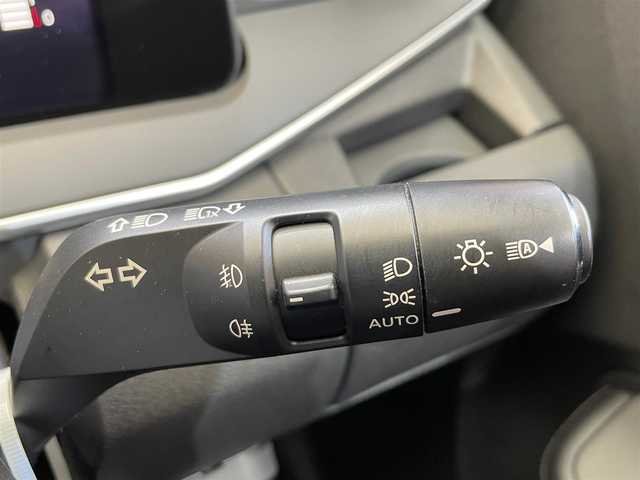 日産 ノート X FOUR 新潟県 2021(令3)年 3.8万km スーパーブラック ４WD/プロパイロット/アラウンドビューモニター/寒冷地仕様/全方位運転支援システム/エマージェンシーブレーキ/レーンアシスト/踏み間違い衝突防止アシスト/オートハイビーム/横滑り防止装置/インテリジェントルームミラー/ワイヤレス充電器/コーナーセンサー/シートヒーター/ステアリングヒーター/LEDヘッドライト/社外１６インチアルミホイール