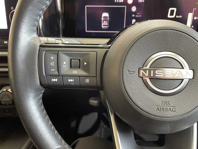 日産 ノート X FOUR 新潟県 2021(令3)年 3.8万km スーパーブラック ４WD/プロパイロット/アラウンドビューモニター/寒冷地仕様/全方位運転支援システム/エマージェンシーブレーキ/レーンアシスト/踏み間違い衝突防止アシスト/オートハイビーム/横滑り防止装置/インテリジェントルームミラー/ワイヤレス充電器/コーナーセンサー/シートヒーター/ステアリングヒーター/LEDヘッドライト/社外１６インチアルミホイール
