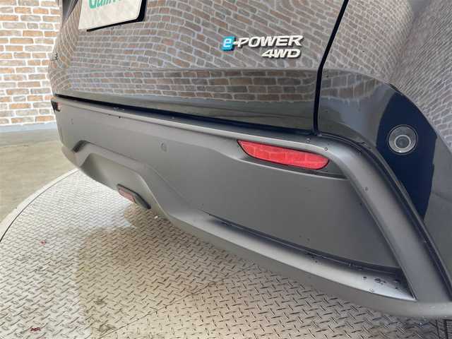 日産 ノート X FOUR 新潟県 2021(令3)年 3.8万km スーパーブラック ４WD/プロパイロット/アラウンドビューモニター/寒冷地仕様/全方位運転支援システム/エマージェンシーブレーキ/レーンアシスト/踏み間違い衝突防止アシスト/オートハイビーム/横滑り防止装置/インテリジェントルームミラー/ワイヤレス充電器/コーナーセンサー/シートヒーター/ステアリングヒーター/LEDヘッドライト/社外１６インチアルミホイール