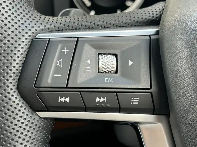 三菱 アウトランダー ＰＨＥＶ P 茨城県 2023(令5)年 0.4万km シルバーⅡ ・BOSEサウンド/・純正スマホ連携ナビ/・マルチアラウンドモニター/・電気温水式ヒーター/・セミアニリン本革シート/・シートヒーター/・メモリ付きパワーシート/・AC1500W電源/・ワイヤレス充電/・マイパイロット/・衝突被害軽減ブレーキシステム/・車線逸脱警報システム/・車線逸脱防止支援機能/・レーダークルーズコントロールシステム/・後側方車両検知警報システム（レーンチェンジアシスト機能付）/・後退時車両検知警報システム/・パーキングセンサー/・HUD/・パワーバックドア/・LEDヘッド、フォグ/・シャークフィンアンテナ/・2トンカラー（X42U25）/・ステアヒーター/・ETC