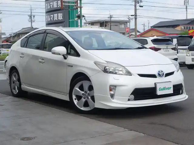 トヨタ プリウス G ツーリングセレクション 静岡県 2013(平25)年 13.8万km ホワイトパールクリスタルシャイン ワンオーナー／禁煙車/社外エアロ（フロント／リア）/純正ディーラーSDナビ/　CD/DVD/SD/BT/フルセグTV/バックカメラ/ETC/クルーズコントロール/ステアリングリモコン/運転席パワーシート/AC100V電源/HIDヘッドライト/オートライト/ヘッドランプウォッシャー/プッシュスタート/スマートキー/純正フロアマット／ドアバイザー/取扱説明書／保証書