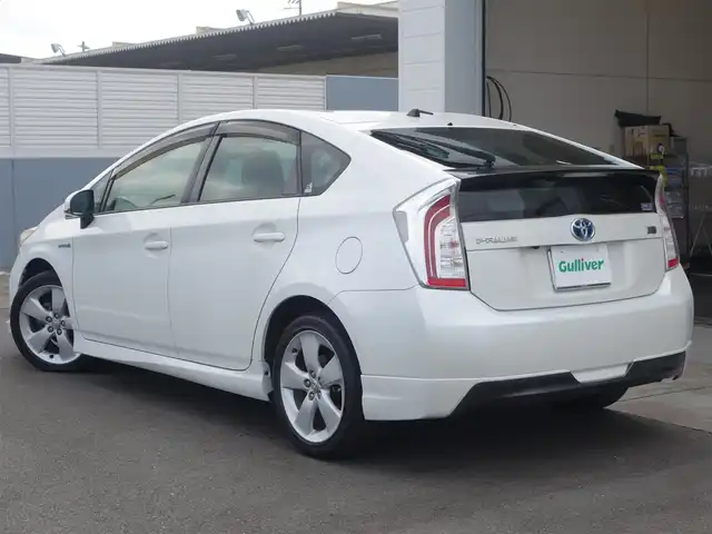 トヨタ プリウス G ツーリングセレクション 静岡県 2013(平25)年 13.8万km ホワイトパールクリスタルシャイン ワンオーナー／禁煙車/社外エアロ（フロント／リア）/純正ディーラーSDナビ/　CD/DVD/SD/BT/フルセグTV/バックカメラ/ETC/クルーズコントロール/ステアリングリモコン/運転席パワーシート/AC100V電源/HIDヘッドライト/オートライト/ヘッドランプウォッシャー/プッシュスタート/スマートキー/純正フロアマット／ドアバイザー/取扱説明書／保証書