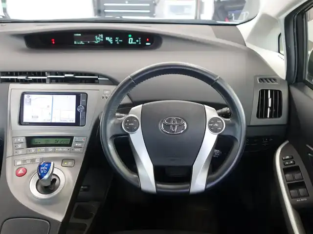 トヨタ プリウス G ツーリングセレクション 静岡県 2013(平25)年 13.8万km ホワイトパールクリスタルシャイン ワンオーナー／禁煙車/社外エアロ（フロント／リア）/純正ディーラーSDナビ/　CD/DVD/SD/BT/フルセグTV/バックカメラ/ETC/クルーズコントロール/ステアリングリモコン/運転席パワーシート/AC100V電源/HIDヘッドライト/オートライト/ヘッドランプウォッシャー/プッシュスタート/スマートキー/純正フロアマット／ドアバイザー/取扱説明書／保証書