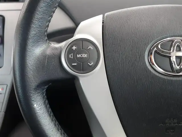 トヨタ プリウス G ツーリングセレクション 静岡県 2013(平25)年 13.8万km ホワイトパールクリスタルシャイン ワンオーナー／禁煙車/社外エアロ（フロント／リア）/純正ディーラーSDナビ/　CD/DVD/SD/BT/フルセグTV/バックカメラ/ETC/クルーズコントロール/ステアリングリモコン/運転席パワーシート/AC100V電源/HIDヘッドライト/オートライト/ヘッドランプウォッシャー/プッシュスタート/スマートキー/純正フロアマット／ドアバイザー/取扱説明書／保証書