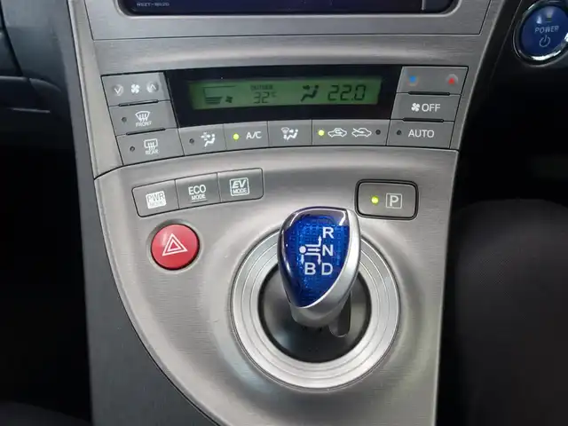トヨタ プリウス G ツーリングセレクション 静岡県 2013(平25)年 13.8万km ホワイトパールクリスタルシャイン ワンオーナー／禁煙車/社外エアロ（フロント／リア）/純正ディーラーSDナビ/　CD/DVD/SD/BT/フルセグTV/バックカメラ/ETC/クルーズコントロール/ステアリングリモコン/運転席パワーシート/AC100V電源/HIDヘッドライト/オートライト/ヘッドランプウォッシャー/プッシュスタート/スマートキー/純正フロアマット／ドアバイザー/取扱説明書／保証書