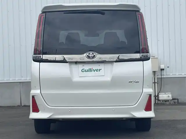 トヨタ ノア Si ダブルバイビーⅡ 愛媛県 2020(令2)年 5.3万km ホワイトパールクリスタルシャイン 純正ナビ（Bluetooth/フルセグTV/DVD再生可能）/純正後席モニター/ETC2.0/バックカメラ/両側パワースライドドア/ハーフレザー/USB/前方ドライブレコーダー/純正アルミホイール/純正フロアマット/前後コーナーセンサー/クルーズコントロール/3列シート/LEDヘッドライト/ABS/横滑り防止装置/レーンキープアシスト/盗難防止装置/オートマチックハイビーム/Wエアバッグ/衝突被害軽減システム