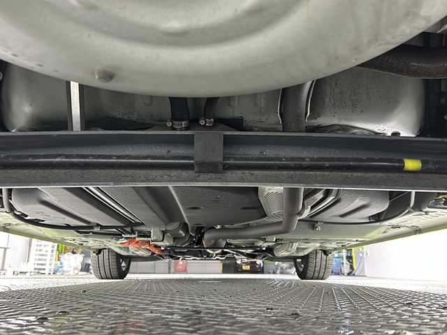 トヨタ シエンタ ハイブリッド G クエロ 沖縄県 2018(平30)年 4.5万km ブラックマイカ/エアーイエロー 2トーン 禁煙車　/県外仕入れ　/７人乗り　/純正ナビ（NSZT-Y68T）/全方位カメラ　/ビルトインＥＴＣ　/前方ドライブレコーダー　/ステアリングスイッチ　/革巻きステアリング　/ハーフレザー　/前席シートヒーター　/衝突軽減ブレーキ/ＬＥＤヘッドライト　/オートハイビーム