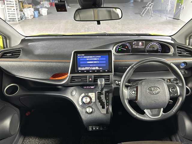 トヨタ シエンタ ハイブリッド G クエロ 沖縄県 2018(平30)年 4.5万km ブラックマイカ/エアーイエロー 2トーン 禁煙車　/県外仕入れ　/７人乗り　/純正ナビ（NSZT-Y68T）/全方位カメラ　/ビルトインＥＴＣ　/前方ドライブレコーダー　/ステアリングスイッチ　/革巻きステアリング　/ハーフレザー　/前席シートヒーター　/衝突軽減ブレーキ/ＬＥＤヘッドライト　/オートハイビーム