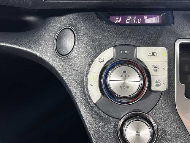 トヨタ シエンタ ハイブリッド G クエロ 沖縄県 2018(平30)年 4.5万km ブラックマイカ/エアーイエロー 2トーン 禁煙車　/県外仕入れ　/７人乗り　/純正ナビ（NSZT-Y68T）/全方位カメラ　/ビルトインＥＴＣ　/前方ドライブレコーダー　/ステアリングスイッチ　/革巻きステアリング　/ハーフレザー　/前席シートヒーター　/衝突軽減ブレーキ/ＬＥＤヘッドライト　/オートハイビーム