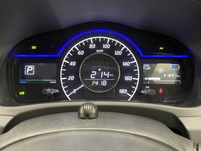日産 ノート e－パワー メダリスト 宮崎県 2018(平30)年 3.2万km ガーネットレッド 〇純正７インチナビ【MM518D-W】/〇CD/DVD/BT/USB/フルセグTV/〇360度カメラ/〇ACC/〇デジタルインナーミラー/〇前後ドラレコ/〇純正フロアマット/〇純正15インチAW/〇ETC/〇ハーフレザーシート/〇LEDヘッドライト/〇前後コーナーセンサー/〇オートライト/〇スマートキー/〇プッシュスタート/〇ステアリングスイッチ/〇保証書・取説/〇電格ミラー